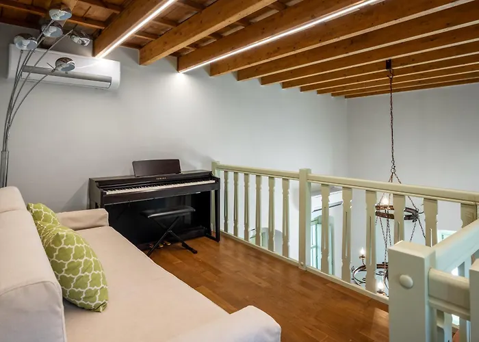 Siliguri Traditional House Rhodes City