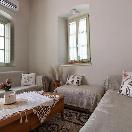 Siliguri Traditional House Vakantiehuis Rhodes City